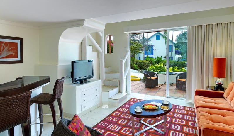 One Bedroom Suite Pool Garden View Living Room_45